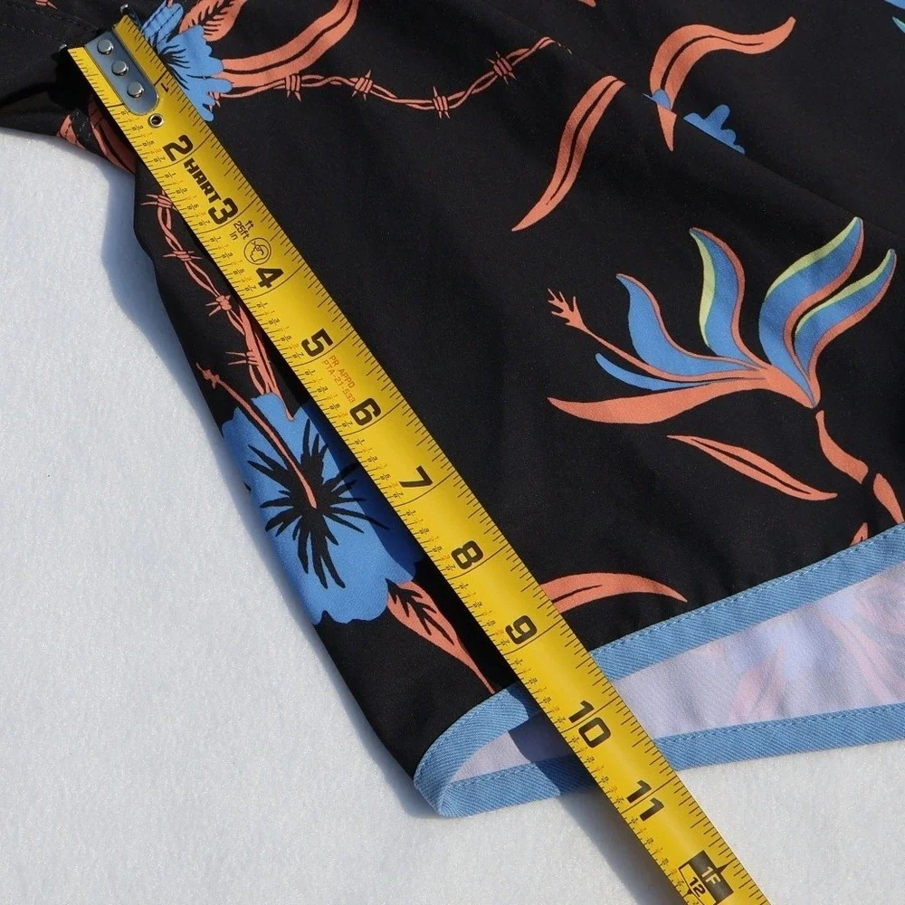Quiksilver Highline Board Shorts Men's Size 31 Black Floral Barbed Wire Print